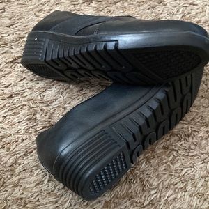 Black work shoes only worn once like new